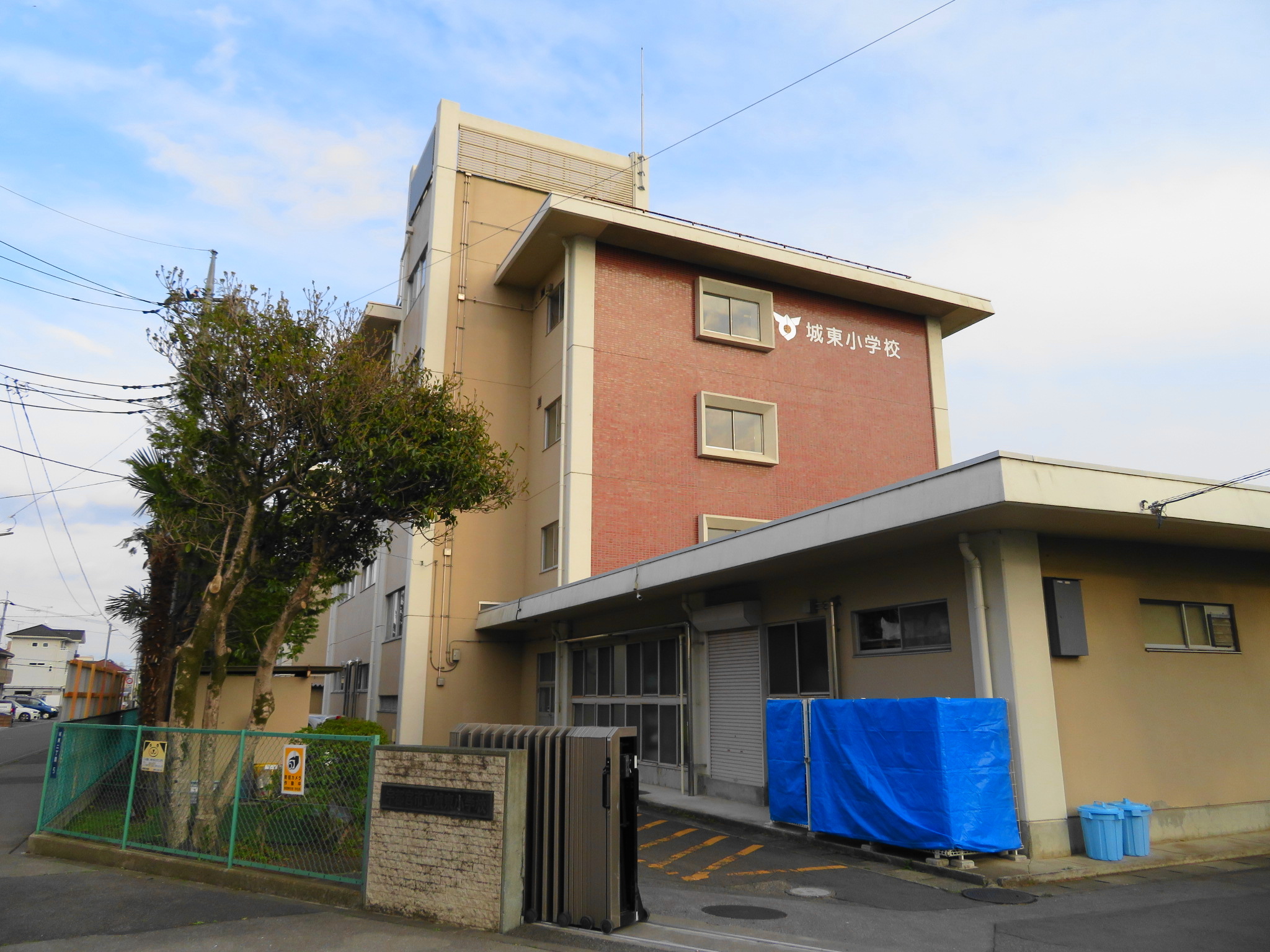 小学校　宇都宮市立城東小学校（小学校）まで691m