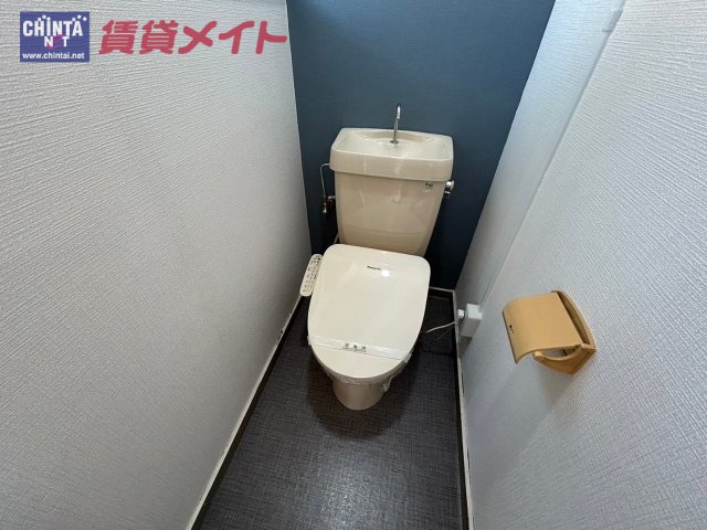 【津市乙部のアパートのトイレ】