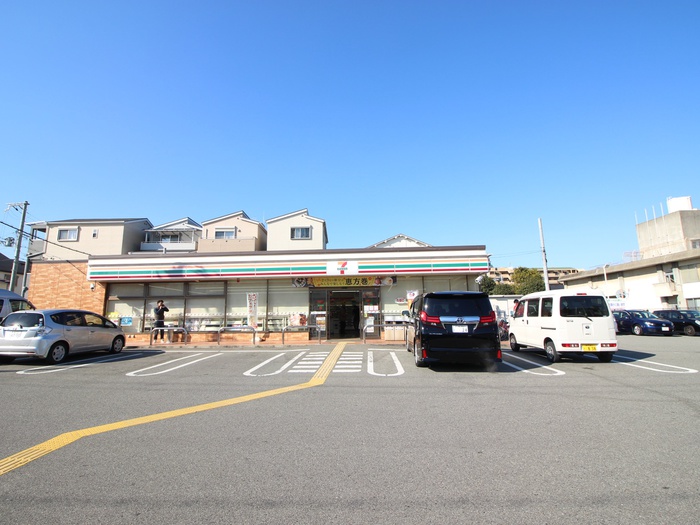 コンビニ　セブンイレブン豊中稲津町1丁目店（コンビニ）まで210m
