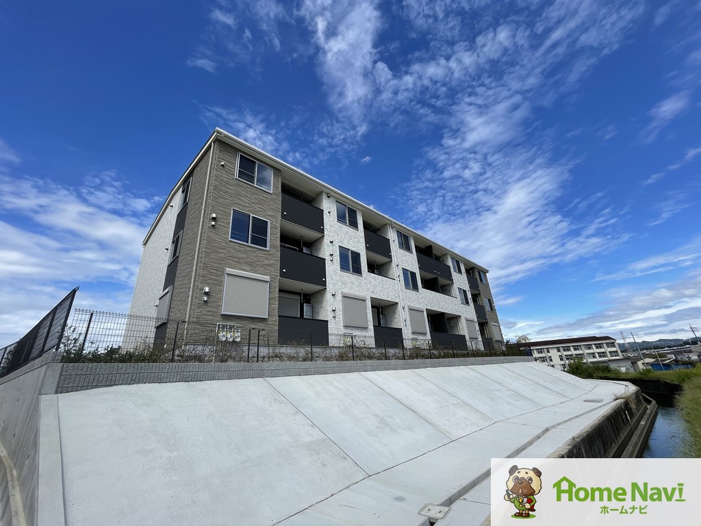 バルコニー　南東向きで日当たり良好です。