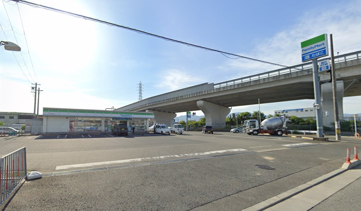 コンビニ　ファミリーマート羽曳野新町店（コンビニ）まで880m