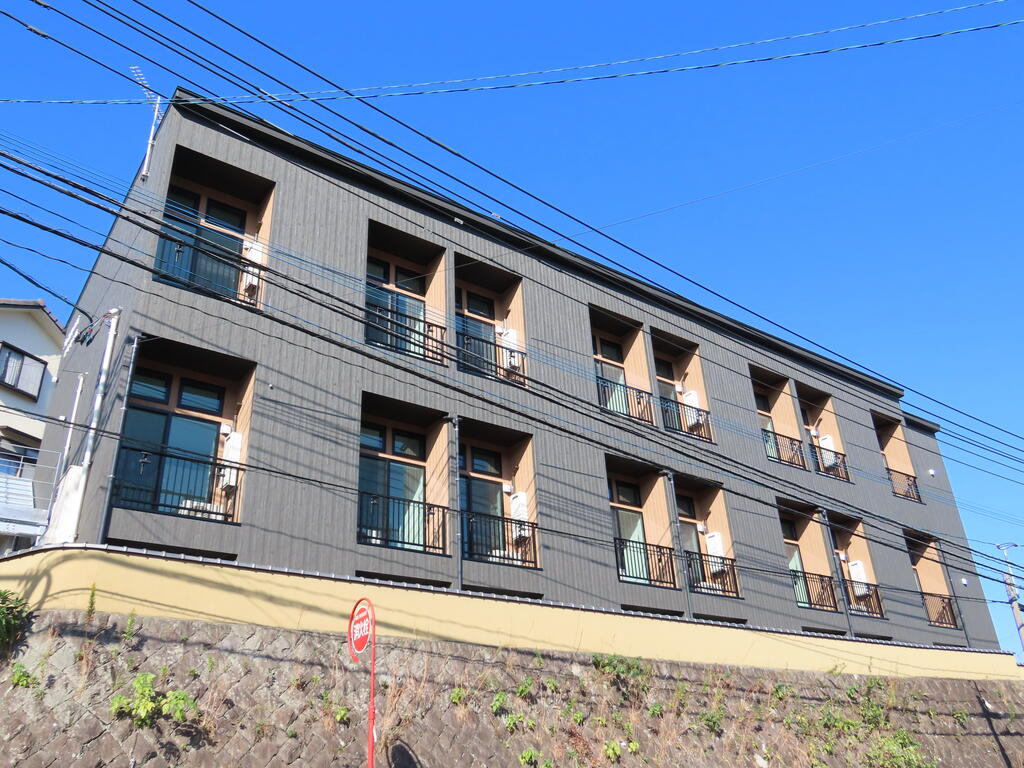 長崎市横尾のアパートの建物外観