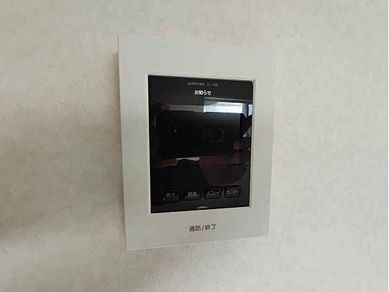 セキュリティ　参考写真　モニター付きインターホン