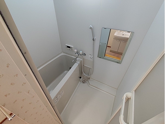 バス・シャワールーム　参考写真　追焚機能付きで経済的です