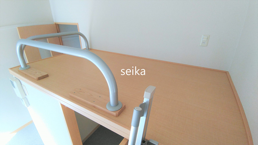 その他　造り付けベット有り