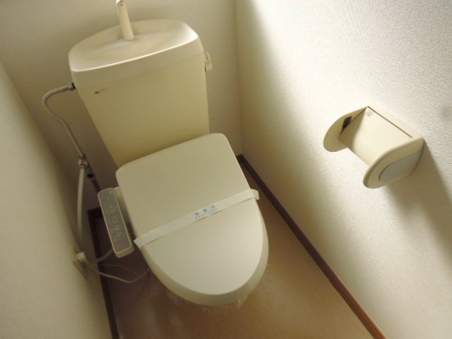 トイレ　温水洗浄便座