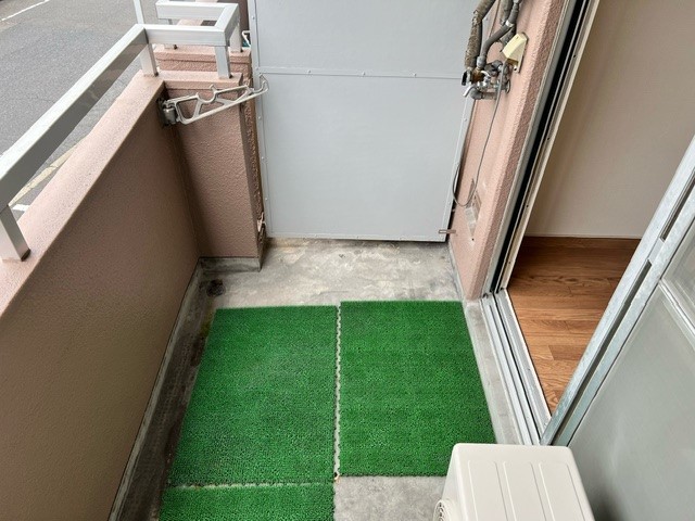 バルコニー　洗濯機はベランダに置いて下さい
