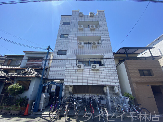 大阪市旭区大宮のマンションの建物外観
