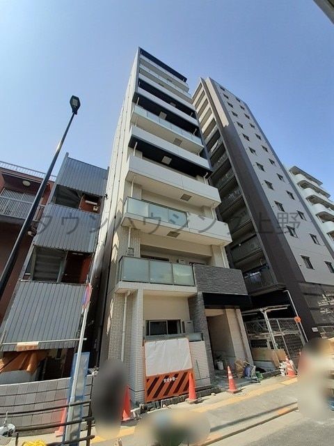 荒川区西日暮里のマンションの建物外観