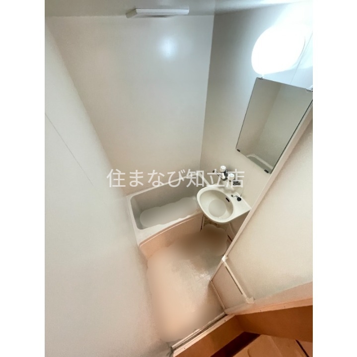 バス・シャワールーム　別室同型写真／清掃前