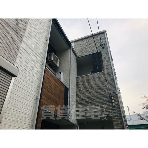 【アーバンコート堀田の建物外観】