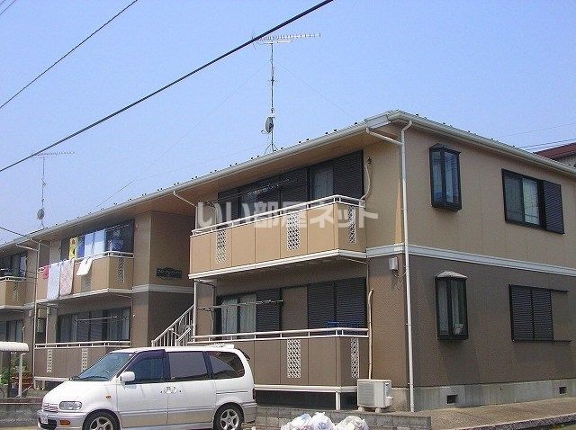 【クローバーハイツＣの建物外観】