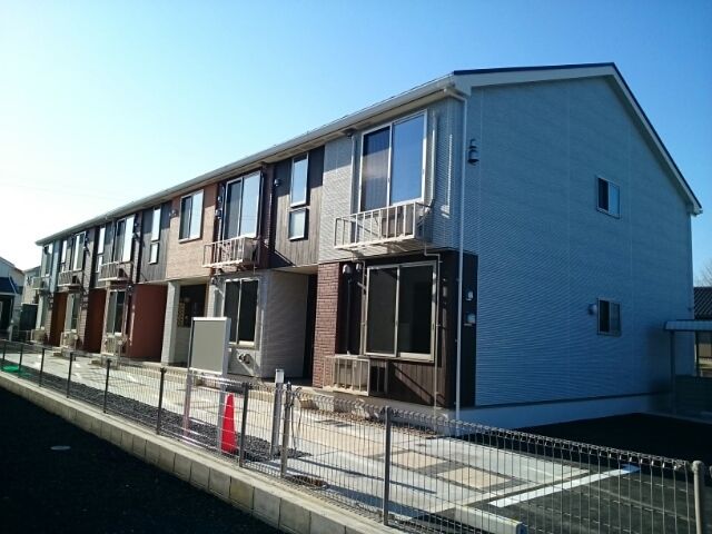 【越前市稲寄町のアパートの建物外観】
