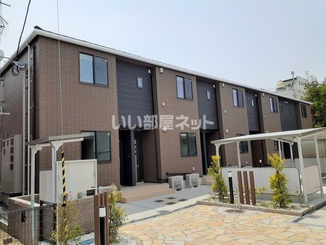 【八戸市城下のアパートの建物外観】