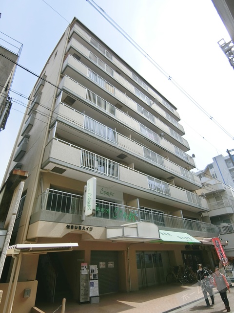 住吉公園ハイツの建物外観