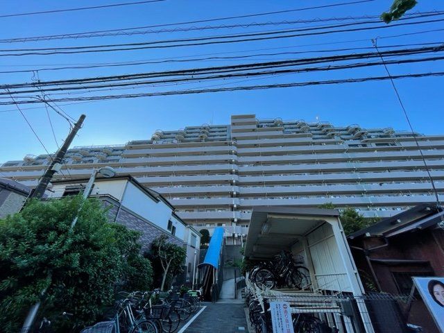 横須賀市追浜東町のマンションの建物外観