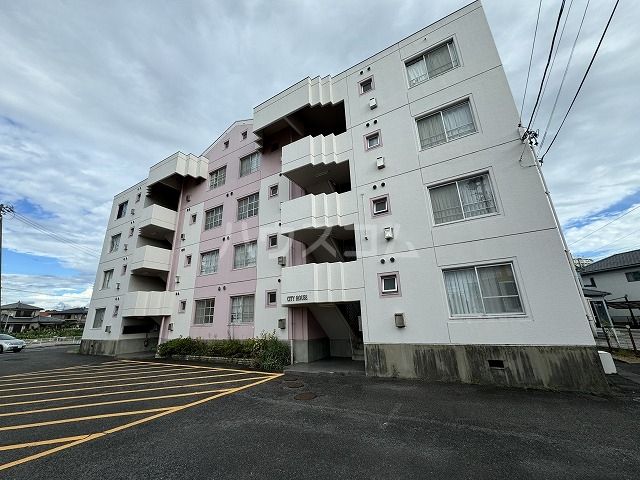 刈谷市南沖野町のマンションの建物外観