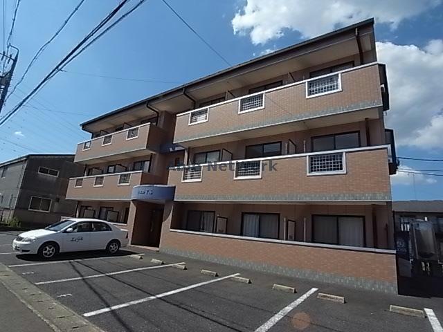 【岐阜市茜部菱野のマンションの建物外観】