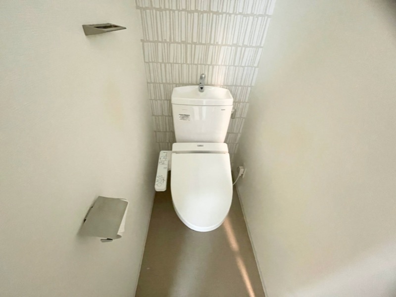 阪急神戸線 中津駅 徒歩6分 11階建 築9年のトイレ写真