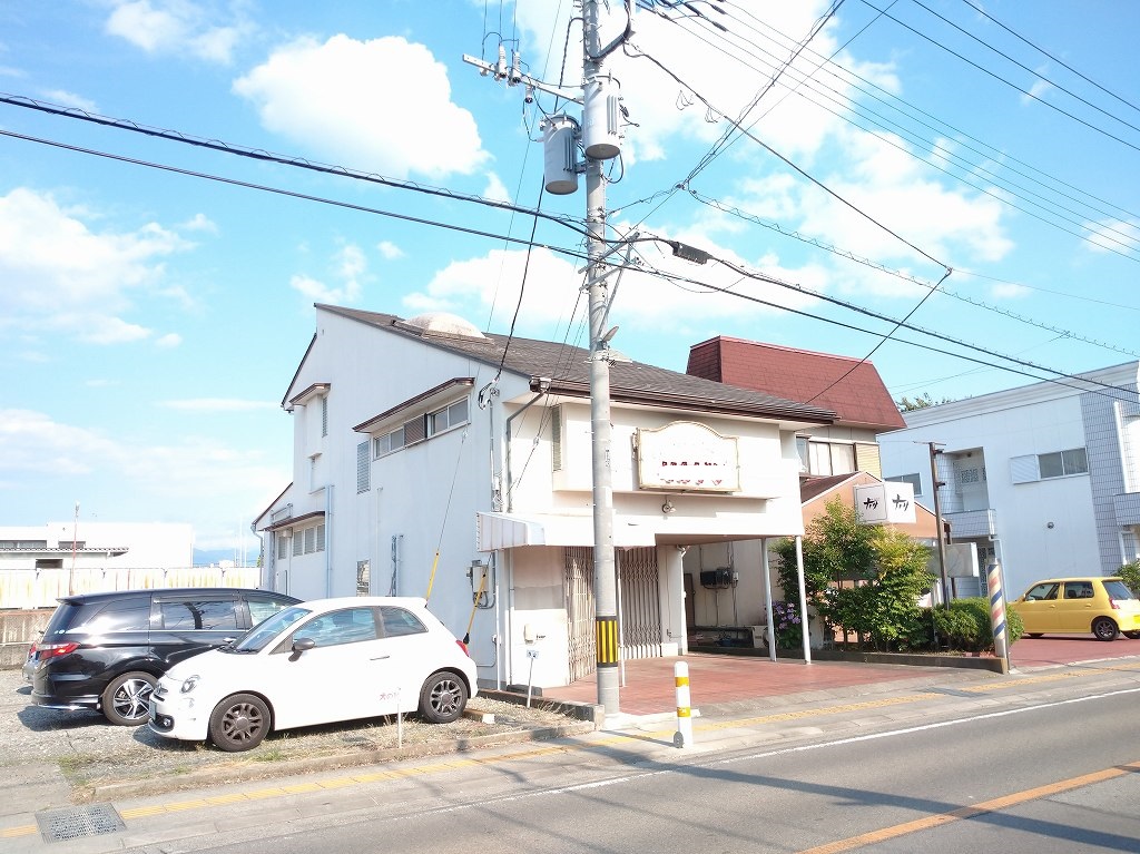 朝気一丁目店舗付住宅の建物外観