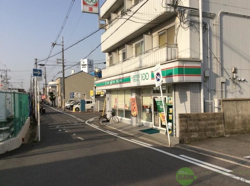 【茨木市総持寺駅前町のマンションのコンビニ】