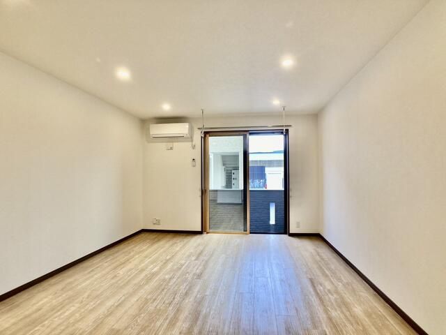 居室・リビング　写真は別の部屋のものです。