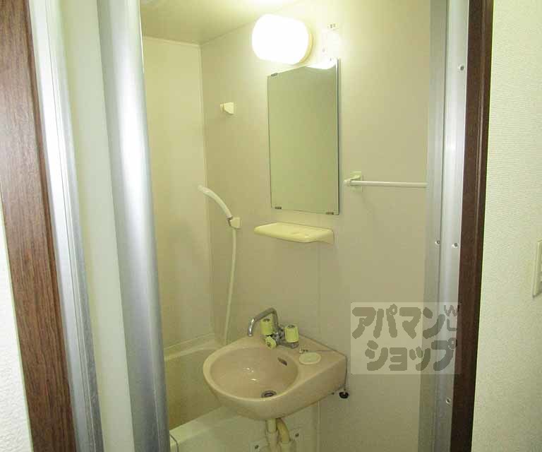 洗面設備　１０６号室の写真です。