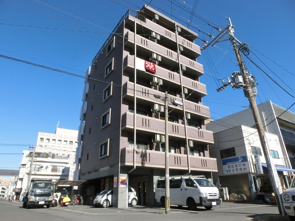 イモーレいづろの建物外観