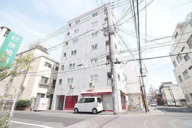 岡山市北区表町のマンションの建物外観