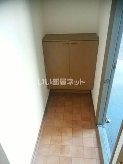 【サティ宝殿の玄関】