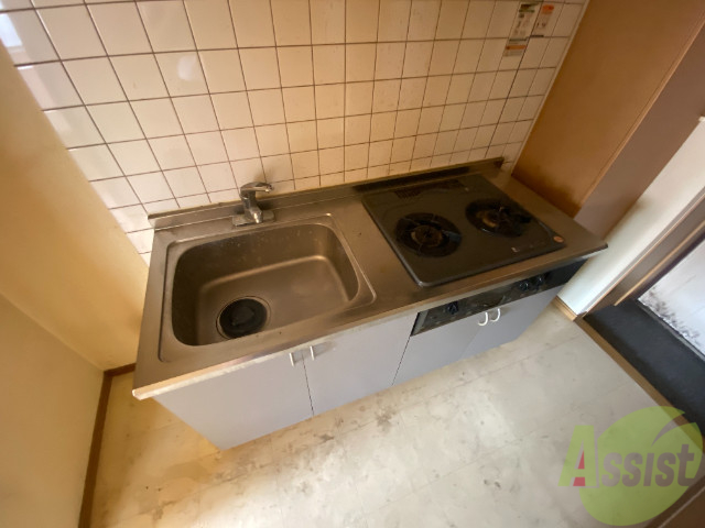 キッチン　キッチンはコチラでお願いします。調理スペースがありますね。