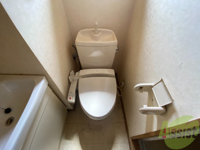 トイレ　トイレはシンプルかつオーソドックスで使いやすそうですね。