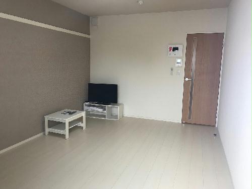 居室・リビング　広いフローリングのお部屋です♪