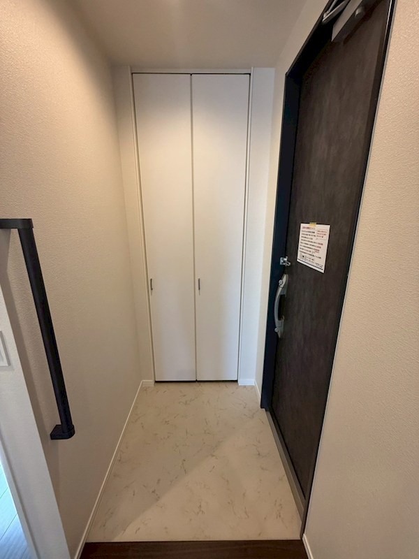 玄関　※同間取り参照※