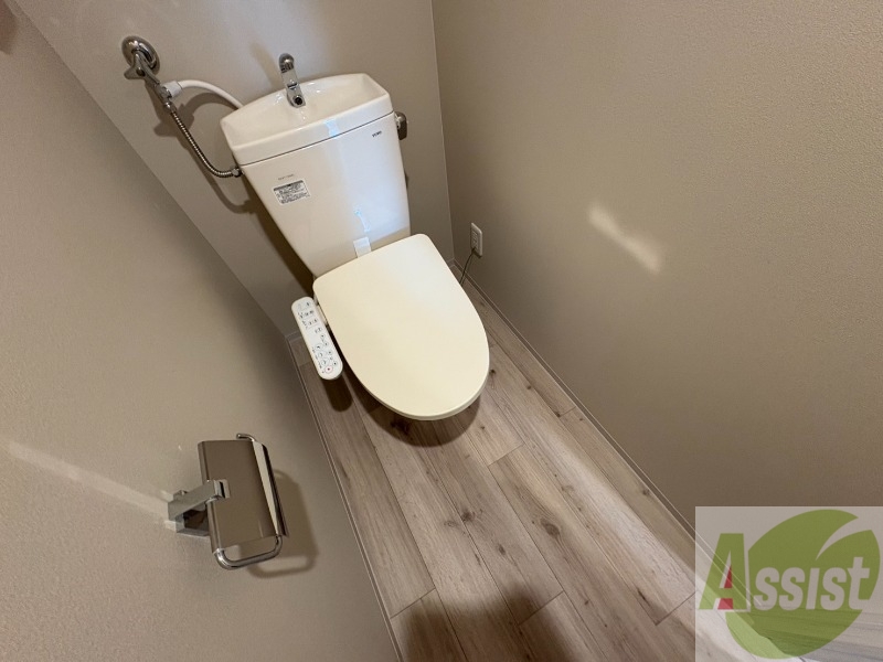 トイレ　シャワートイレになっているので快適です！