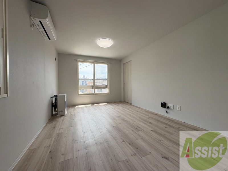 居室・リビング　広々としたリビングですね。使い勝手がよさそうですね！