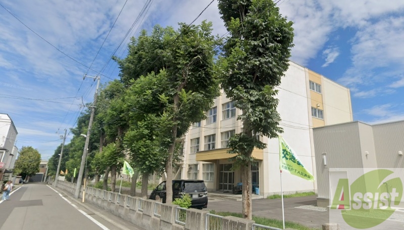 小学校　札幌市立琴似中央小学校（小学校）まで619m