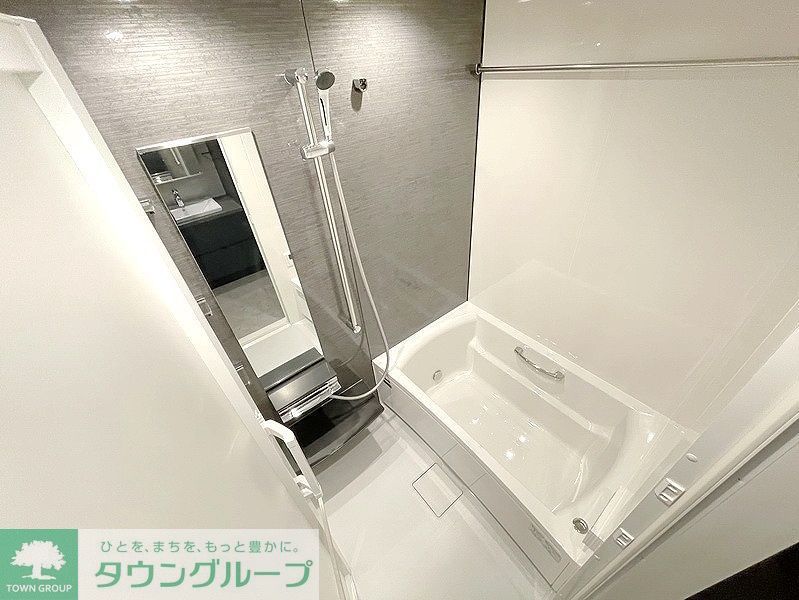 バス・シャワールーム　お問合せは(株)タウンハウジングレジデンス事業部　赤坂店・…