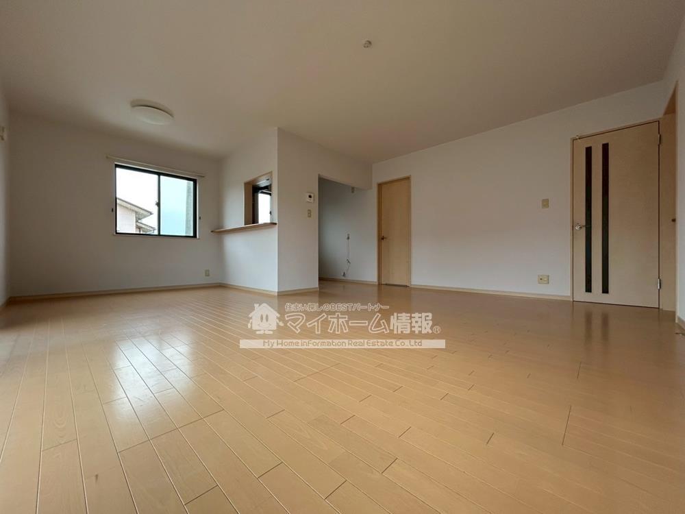 居室・リビング　5号室の部屋を引用