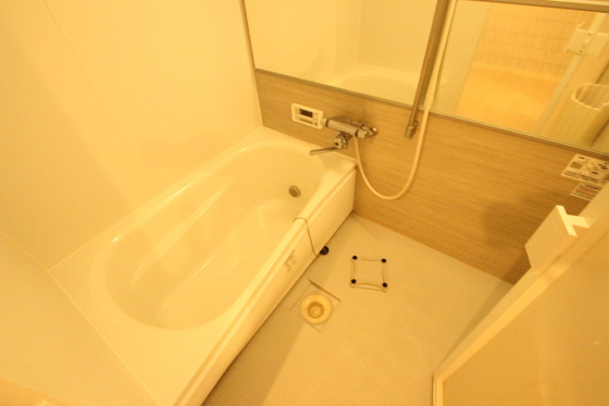 バス・シャワールーム　※別部屋の写真です