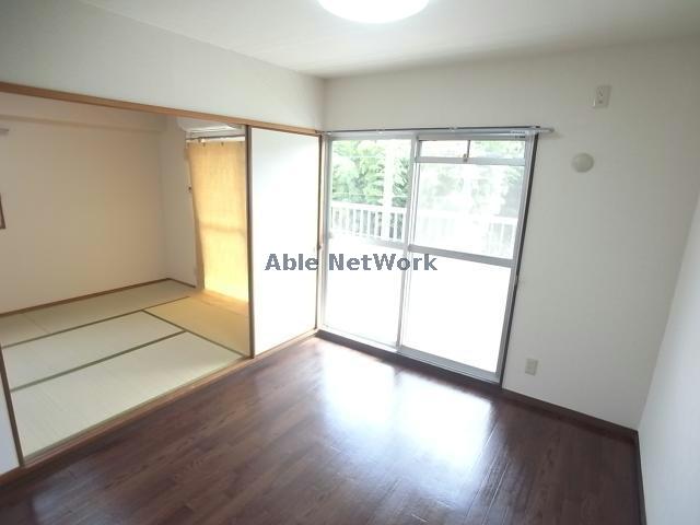 居室・リビング　※同型参照写真