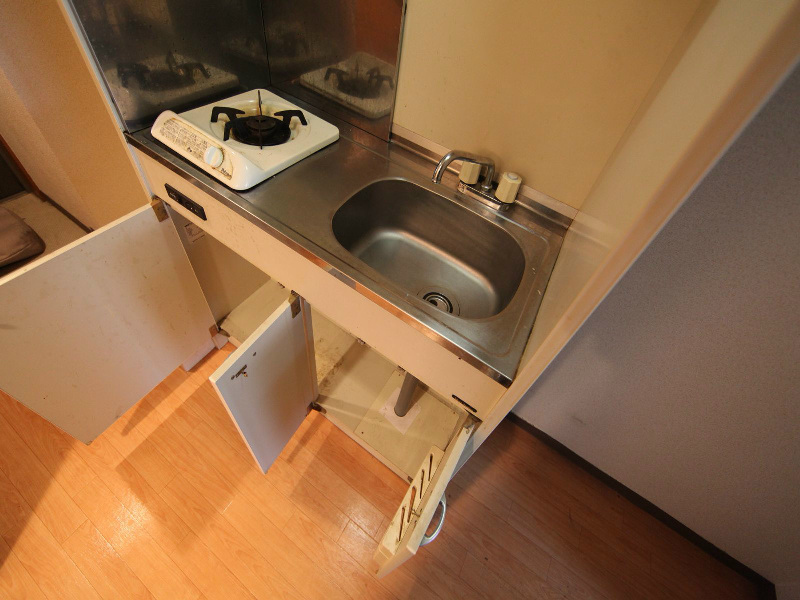 キッチン　キッチン（ガスコンロ付）収納スペース充実