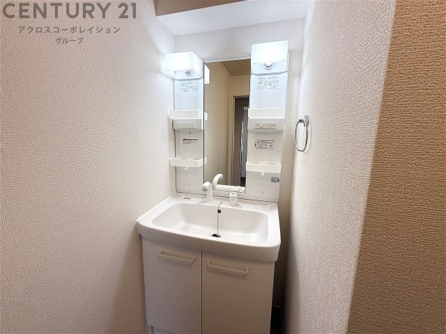 洗面設備　脱衣スペースもあります