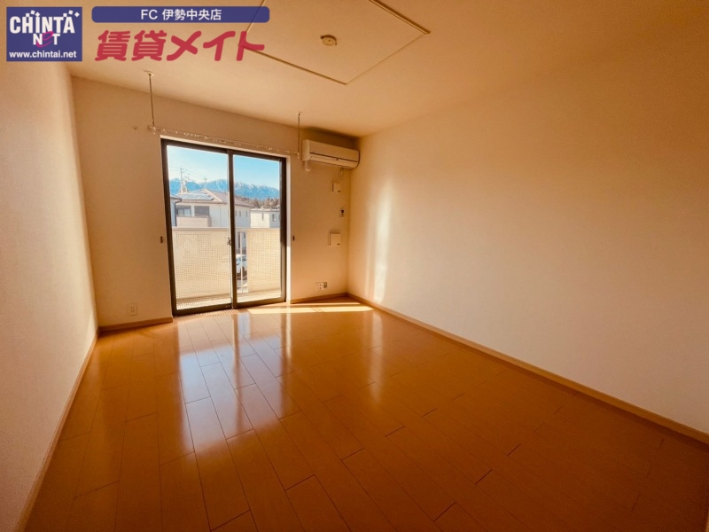 居室・リビング　同タイプ部屋写真です。