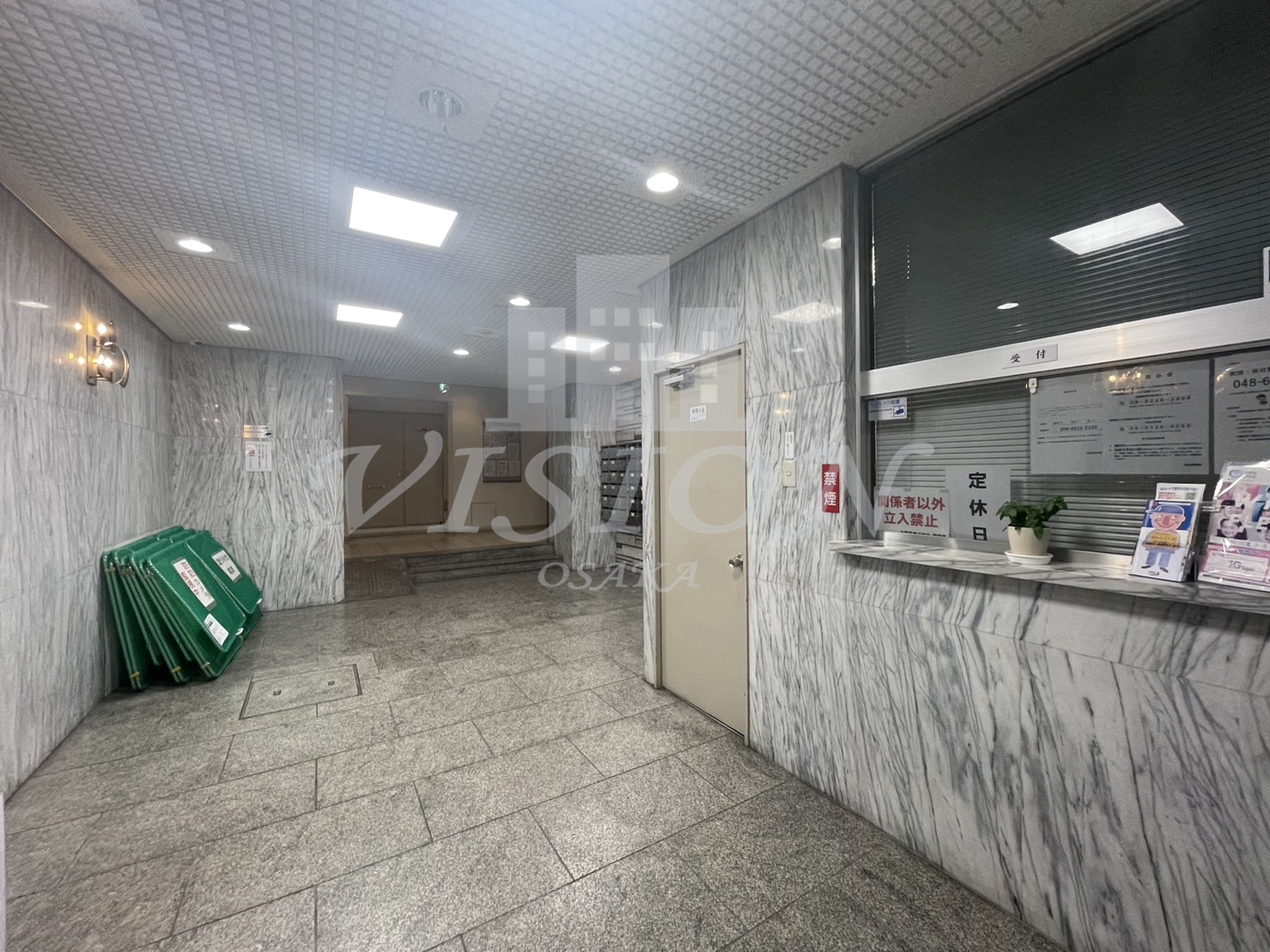 地下鉄御堂筋線 江坂駅 徒歩4分 9階建 築50年の外観写真
