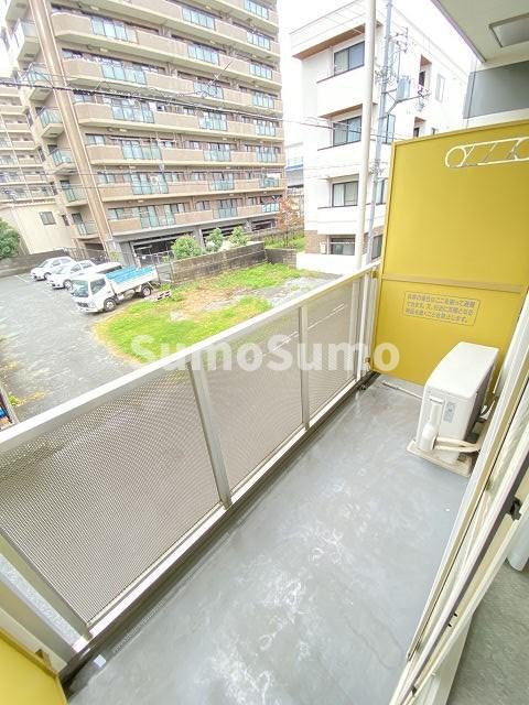 バルコニー　開放的で明るい空間を演出してくれるバルコニーです