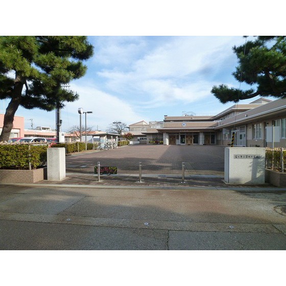 小学校　岩瀬小学校（小学校）まで590m