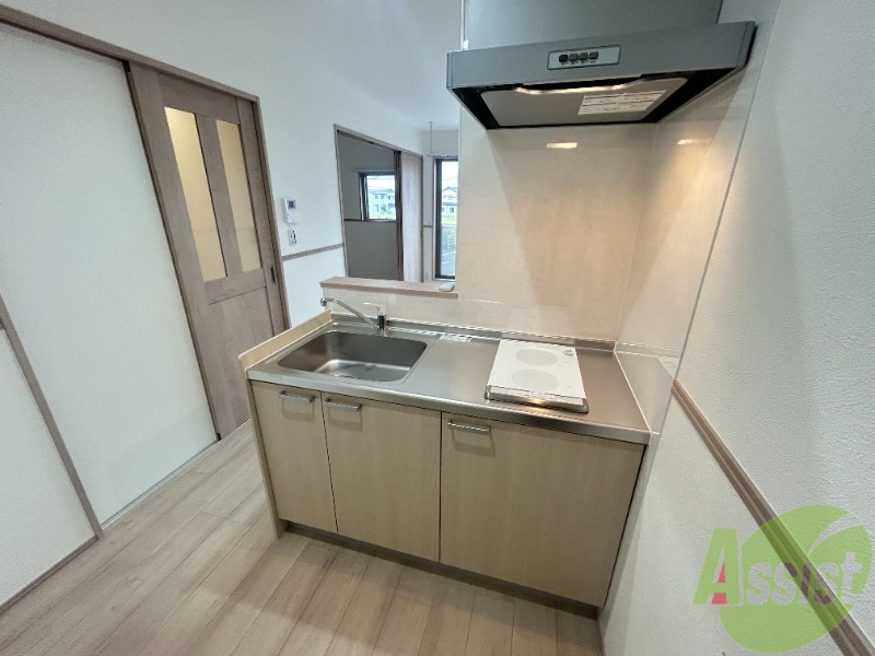 キッチン　ＩＨコンロが設置されています。入居後すぐに使えますね。