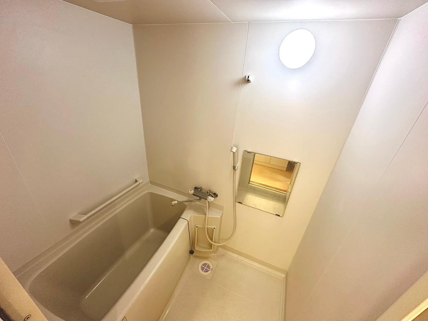 バス・シャワールーム　退去前の為、他のお部屋の写真を使用しています