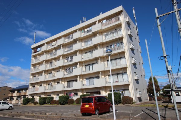 建物外観　６階建て